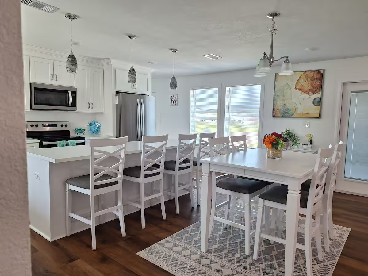 Dining & Kitchen